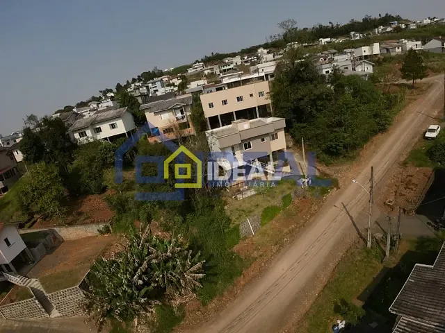 Casa 6 quartos e 3 banheiros, à venda, no bairro Arvoredo em Concórdia