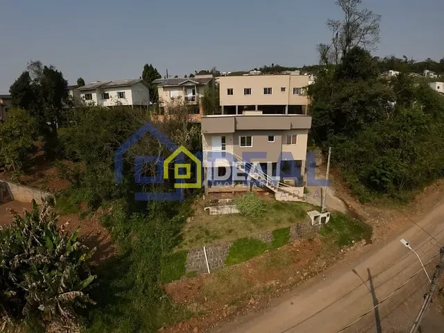 Casa 6 quartos e 3 banheiros, à venda, no bairro Arvoredo em Concórdia