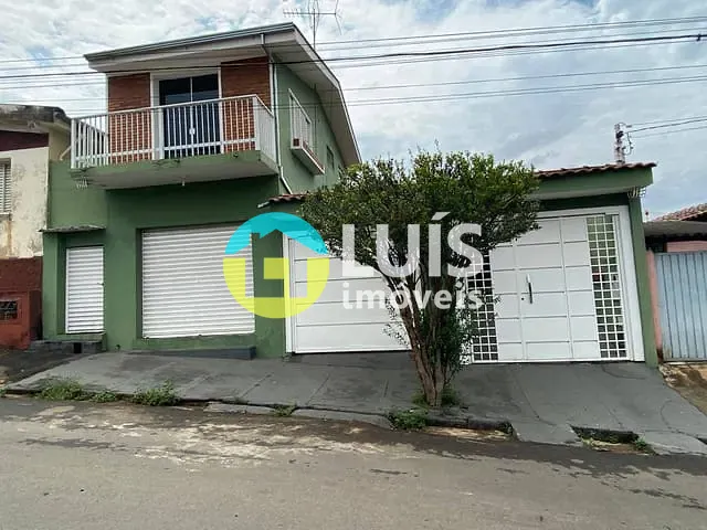 Casa 3 quartos e 4 banheiros, para alugar, no bairro Centro em Guaranésia