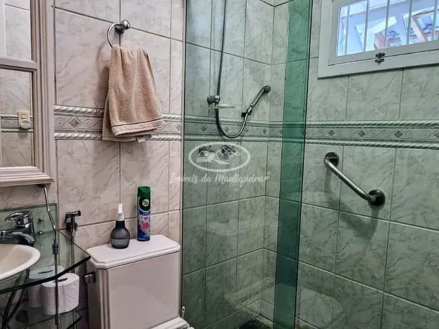 Casa com 600m² 3 quartos e 2 banheiros, à venda, no bairro Fazendinha (Penedo) em Itatiaia