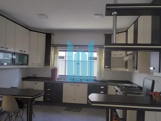 Casa com 300m² 3 quartos e 3 banheiros, à venda, no bairro Jardim Santa Rita em Poços de Caldas