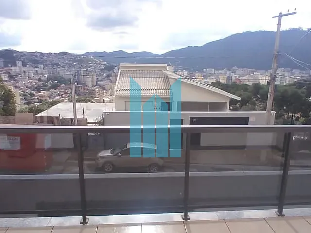 Casa com 300m² 3 quartos e 3 banheiros, à venda, no bairro Jardim Santa Rita em Poços de Caldas