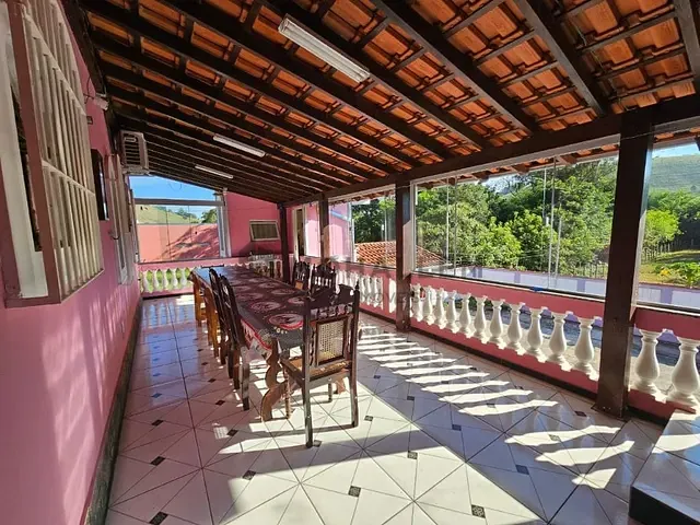 Casa com 1076m², à venda, no bairro Estação em Piranguinho