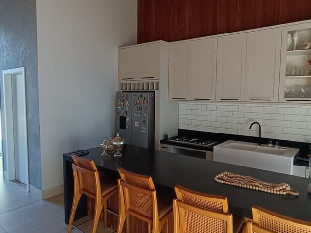 Casa com 390m² 3 quartos e 3 banheiros, à venda, no bairro Residencial Bellevie em Cambé