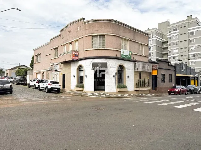 Casa com 651m², à venda, no bairro Estrela em Ponta Grossa