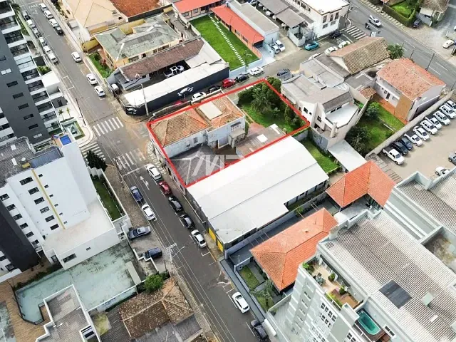 Casa com 651m², à venda, no bairro Estrela em Ponta Grossa