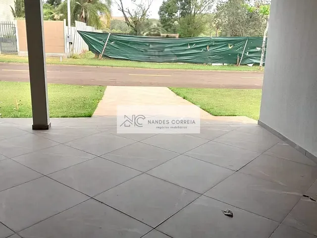 Casa com 1320m² 3 quartos e 2 banheiros, à venda, no bairro Estância Cabral em Cambé