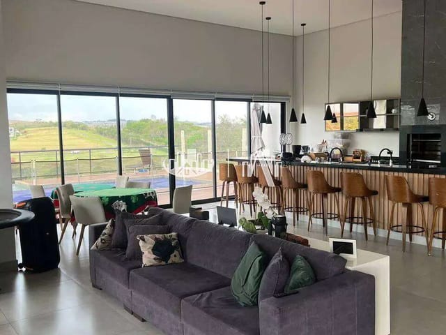Casa com 1877m² 4 quartos e 5 banheiros, à venda, no bairro Sertanópolis em Sertanópolis