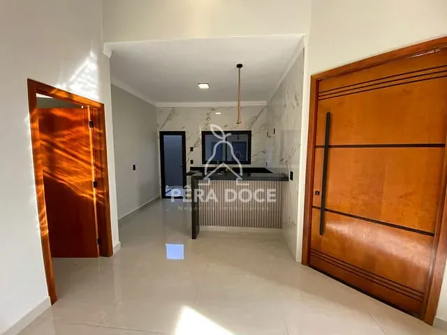 Casa 3 quartos e 2 banheiros, à venda, no bairro Parque das Laranjeiras II em Uberaba