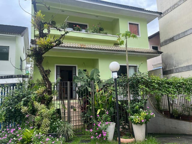 Casa com 260m² 5 quartos e 5 banheiros, à venda, no bairro Vargem Pequena em Rio de Janeiro