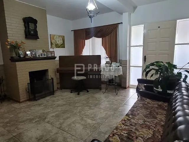 Casa 3 quartos e 3 banheiros, à venda, no bairro Umuharama em Pelotas