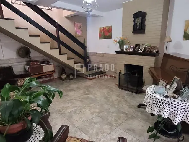 Casa 3 quartos e 3 banheiros, à venda, no bairro Umuharama em Pelotas