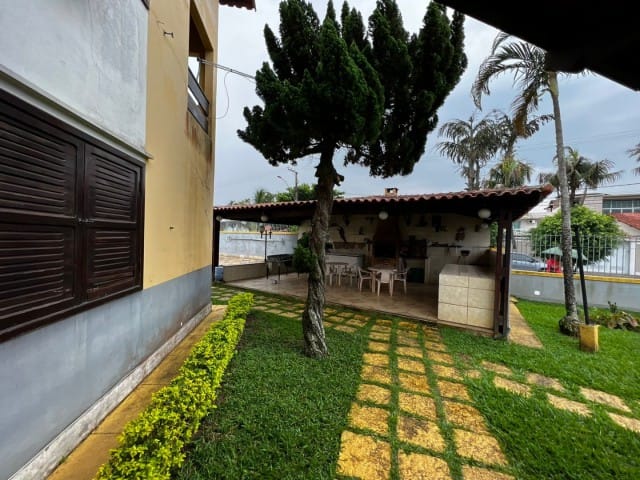Casa com 1000m² 5 quartos e 4 banheiros, à venda, no bairro Exsistência do Bosque em Rio das Ostras