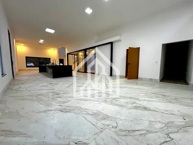 Casa com 950m² 4 quartos e 6 banheiros, à venda, no bairro Condomínio Residencial Shamballa III em Atibaia