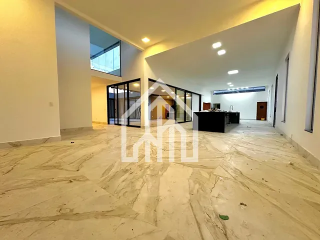Casa com 950m² 4 quartos e 6 banheiros, à venda, no bairro Condomínio Residencial Shamballa III em Atibaia