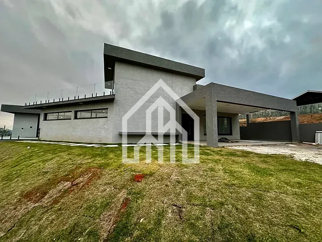 Casa com 950m² 4 quartos e 6 banheiros, à venda, no bairro Condomínio Residencial Shamballa III em Atibaia