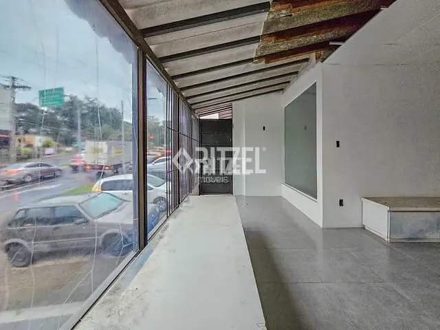 Casa com 420m² 2 quartos e 3 banheiros, para alugar, no bairro Industrial em Novo Hamburgo