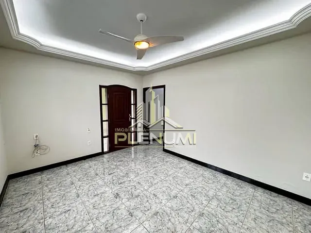 Casa com 300m² 3 quartos e 3 banheiros, à venda, no bairro Jardim América em Rio Claro