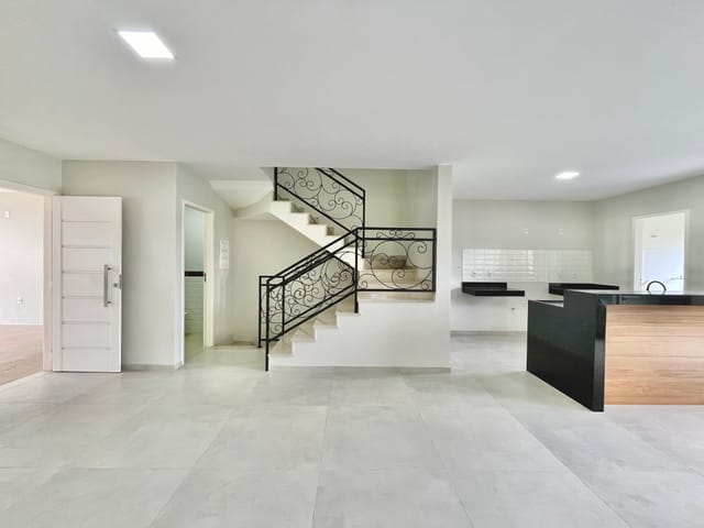 Foto do Casa - Casa recém construída com 3 quartos e  amplo espaço no subsolo para construção, localizada no loteamento Mata Atlântica, Jardim Belvedere em Volta Redonda | Residence Imobiliária