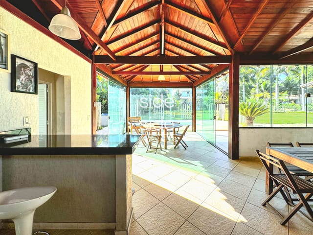 Casa com 1200m² 2 quartos e 2 banheiros, à venda ou para alugar, no bairro Moura Brasil em Três Rios