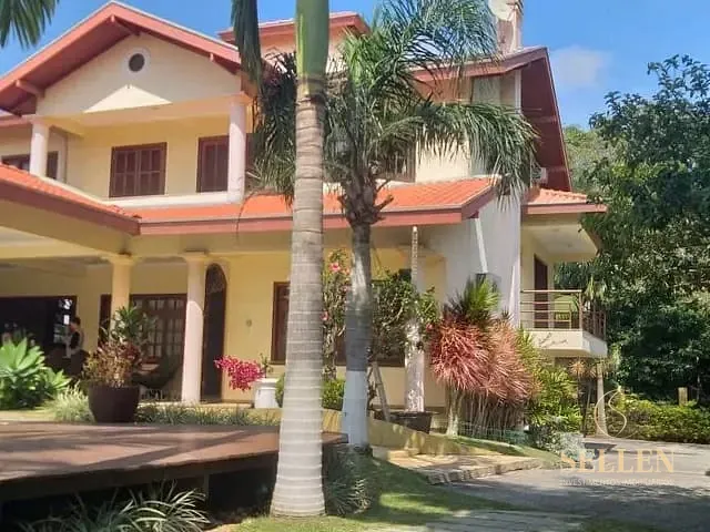 Casa com 1470m² 4 quartos e 4 banheiros, à venda, no bairro Praia das Taquaras em Balneário Camboriú