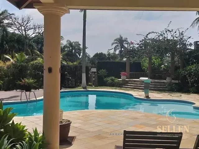 Casa com 1470m² 4 quartos e 4 banheiros, à venda, no bairro Praia das Taquaras em Balneário Camboriú