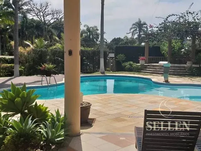 Casa com 1470m² 4 quartos e 4 banheiros, à venda, no bairro Praia das Taquaras em Balneário Camboriú