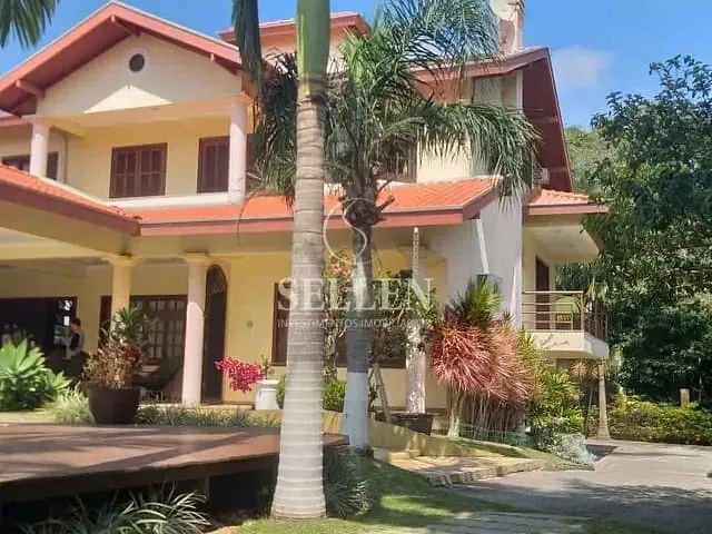 Casa com 1470m² 4 quartos e 4 banheiros, à venda, no bairro Praia das Taquaras em Balneário Camboriú