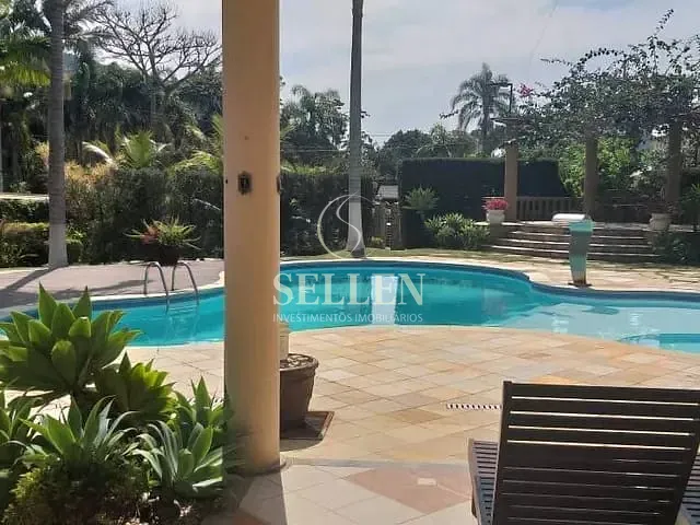 Casa com 1470m² 4 quartos e 4 banheiros, à venda, no bairro Praia das Taquaras em Balneário Camboriú