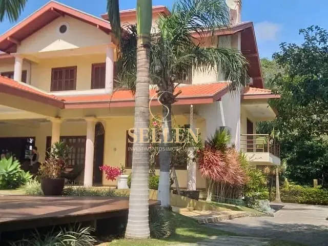 Casa com 1470m² 4 quartos e 4 banheiros, à venda, no bairro Praia das Taquaras em Balneário Camboriú