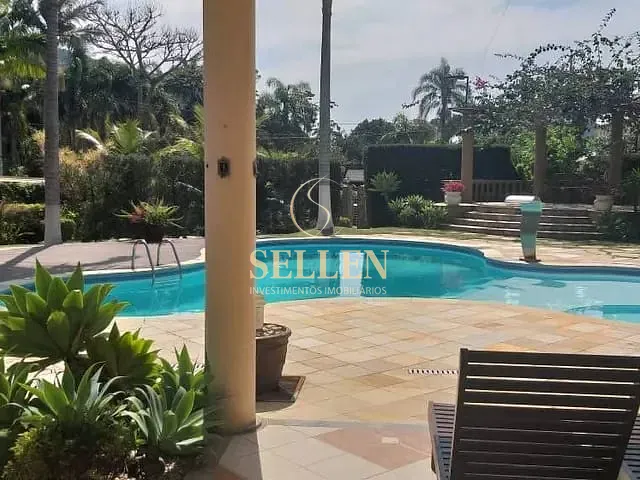 Casa com 1470m² 4 quartos e 4 banheiros, à venda, no bairro Praia das Taquaras em Balneário Camboriú