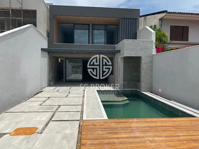 Casa com 320m² 6 quartos e 5 banheiros, à venda, no bairro Barra da Tijuca em Rio de Janeiro