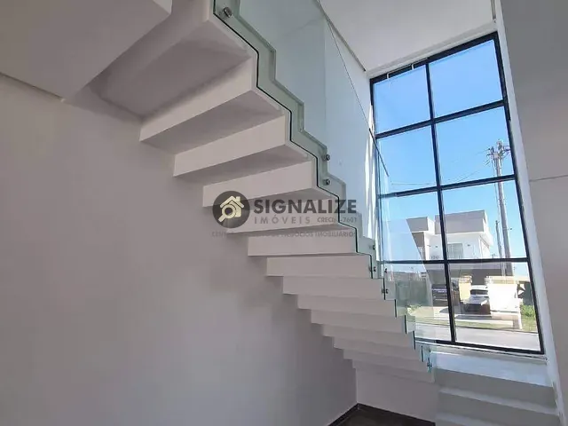 Casa 4 quartos e 2 banheiros, à venda, no bairro Ogiva em Cabo Frio