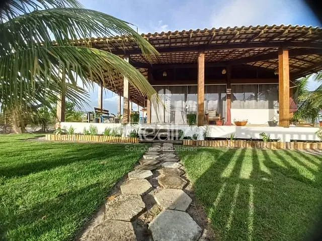 Casa com 2m² 3 quartos e 3 banheiros, à venda, no bairro Taipu de fora em Maraú