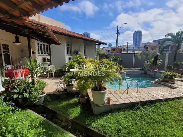 Casa com 980m², à venda, no bairro Batista Campos em Belém