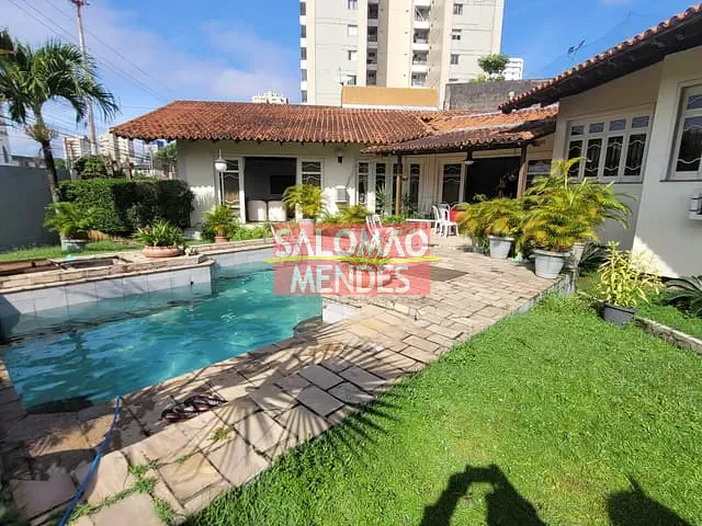 Casa com 980m², à venda, no bairro Batista Campos em Belém
