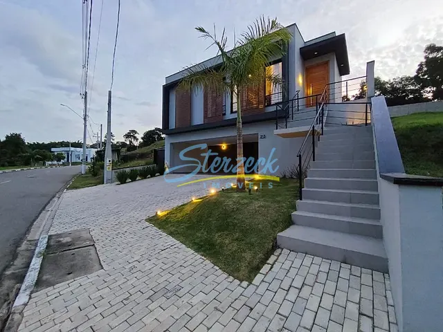Casa com 731m² 3 quartos e 5 banheiros, à venda, no bairro Observatório em Vinhedo