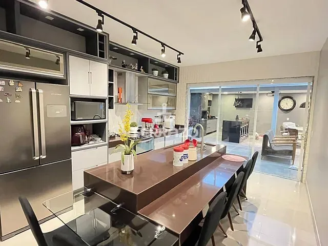 Casa com 250m² 3 quartos e 2 banheiros, à venda, no bairro Marina Godoy em Volta Redonda