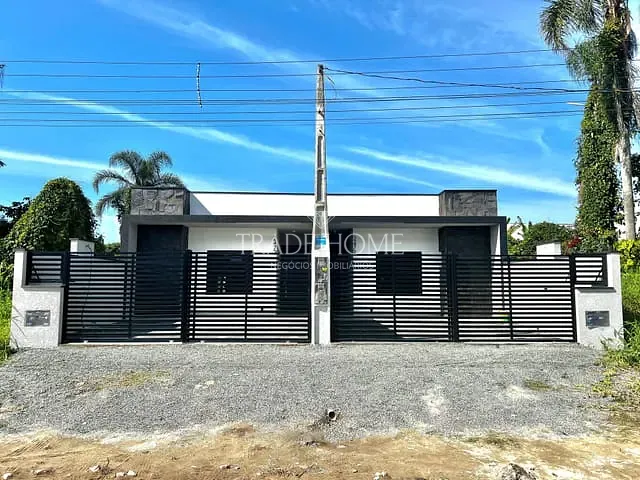 Casa 3 quartos e 3 banheiros, à venda, no bairro Itapoá em Itapoá