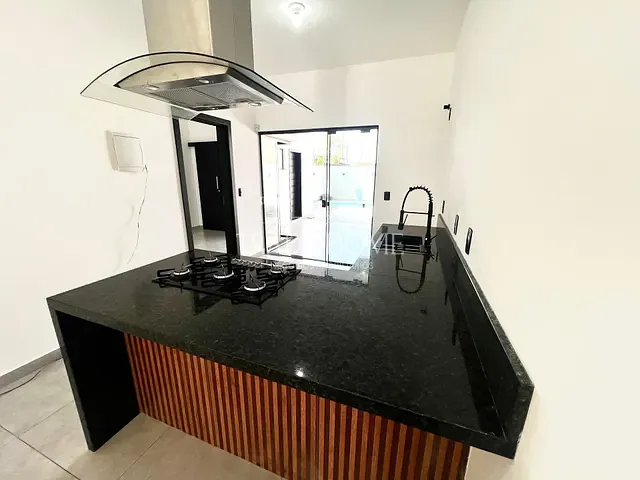 Casa 3 quartos e 3 banheiros, à venda, no bairro Itapoá em Itapoá