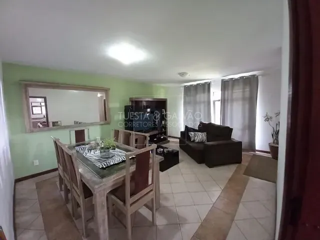 Casa com 180m² 4 quartos e 4 banheiros, à venda, no bairro Xaxim em Curitiba