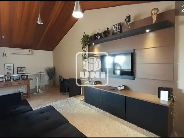 Casa com 250m² 3 quartos e 3 banheiros, à venda, no bairro Cidade Jardim em Jacareí