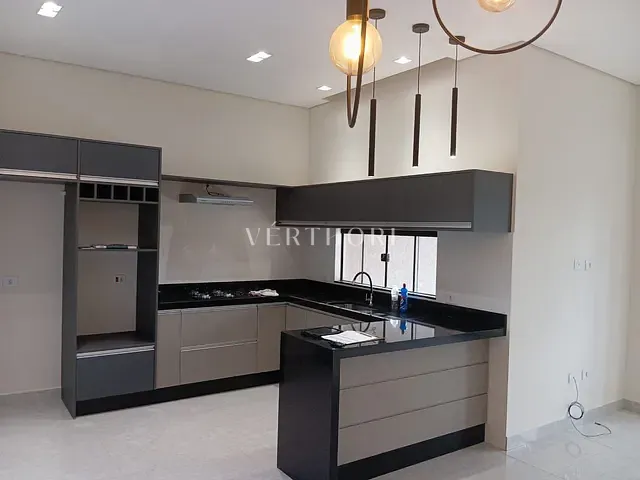 Casa 2 quartos e 2 banheiros, à venda, no bairro Jardim Ecoville I em Cambé