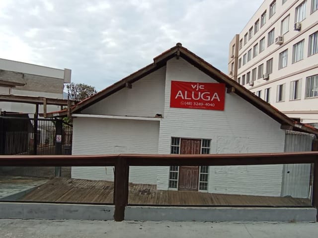 Casa com 600m², para alugar, no bairro Coqueiros em Florianópolis