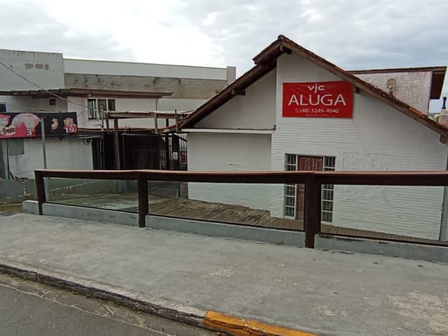 Casa com 600m², para alugar, no bairro Coqueiros em Florianópolis