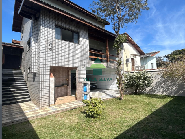 Casa 4 quartos e 3 banheiros, para alugar, no bairro Centro em Atibaia