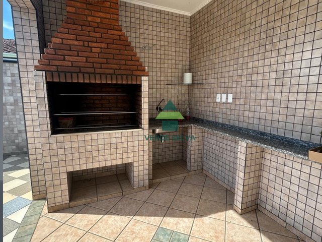 Casa 4 quartos e 3 banheiros, para alugar, no bairro Centro em Atibaia