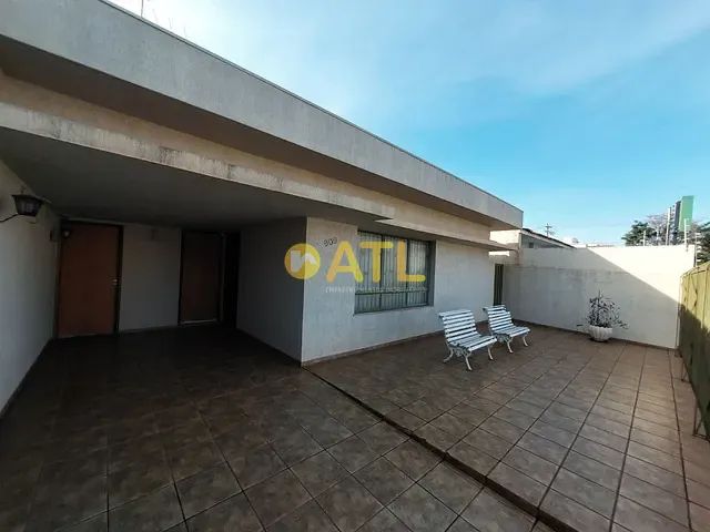 Casa com 380m², para alugar, no bairro Vila Moraes em Ourinhos