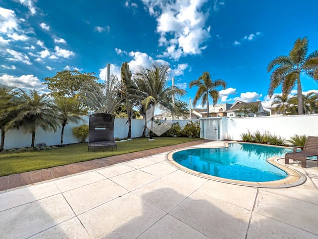 Casa com 970m² 6 quartos e 8 banheiros, à venda, no bairro Barra da Tijuca em Rio de Janeiro
