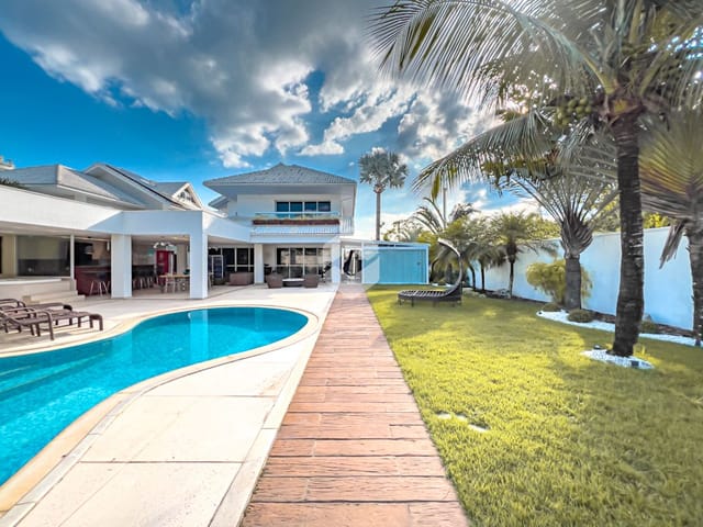 Casa com 970m² 6 quartos e 8 banheiros, à venda, no bairro Barra da Tijuca em Rio de Janeiro